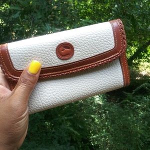 Dooney & Bourke pebble grain leather wallet